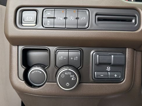 Used 2021 Chevrolet Tahoe LT w/ LT Signature Package image 40