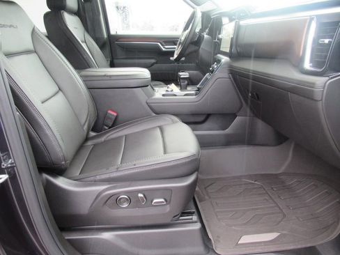 Used 2025 GMC Sierra 1500 Denali w/ Denali Reserve Package AWD/4WD image 10