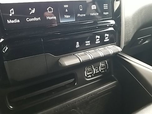 Used 2023 RAM 1500 Laramie image 31