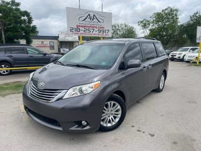 Used 2017 Toyota Sienna XLE Premium