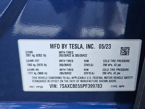 Used 2023 Tesla Model X image 30