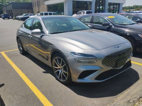 Used 2025 Genesis G70 2.5T RWD image 2