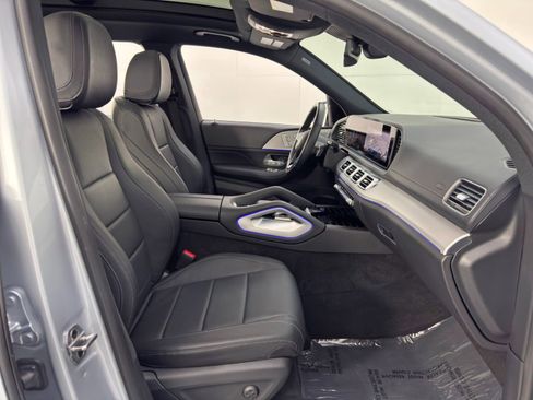 Used 2024 Mercedes-Benz GLS 450 4MATIC image 16