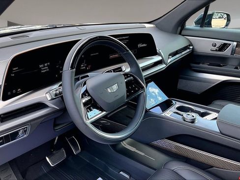 New 2027 Cadillac Vistiq Sport w/ LPO, Floor Liner Package AWD/4WD image 6