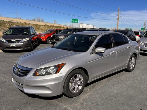 Used 2012 Honda Accord SE image 2