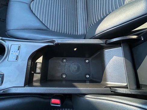 Used 2023 Toyota Camry SE w/ Cold Weather Package image 33