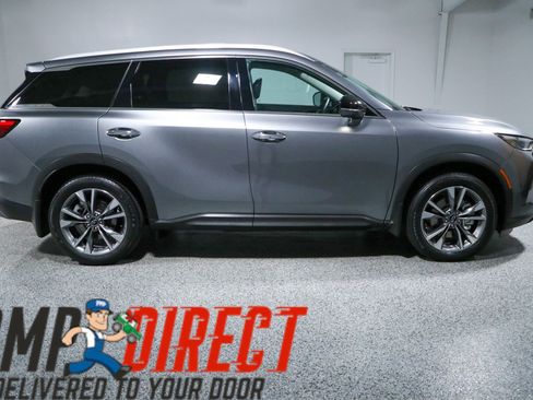 Used 2023 INFINITI QX60 Luxe w/ Cargo Package FWD image 6