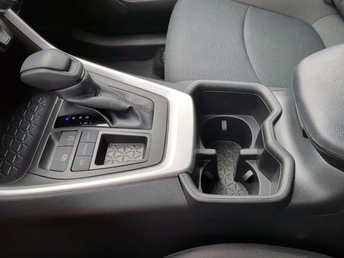 Used 2025 Toyota RAV4 LE FWD image 27