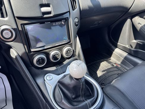 Used 2011 Nissan 370Z Coupe w/ Sport Pkg RWD image 18