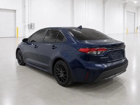 Used 2021 Toyota Corolla LE FWD image 3