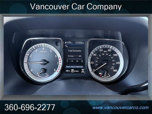 Used 2019 Nissan Titan PRO-4X w/ Pro-4x Convenience Package AWD/4WD image 18