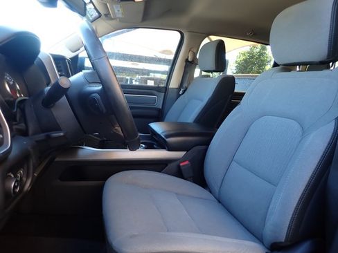 Used 2019 RAM 1500 Big Horn AWD/4WD image 10