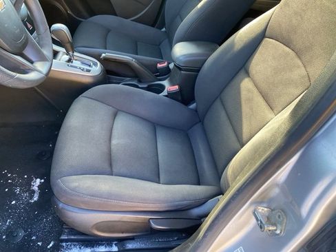 Used 2016 Chevrolet Cruze LT image 15