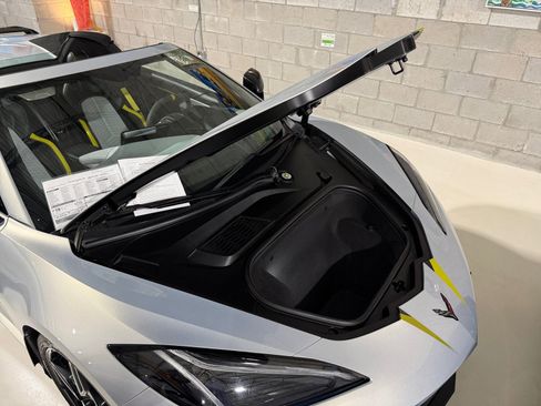 Used 2021 Chevrolet Corvette Stingray Premium Conv w/ Z51 Performance Package image 41