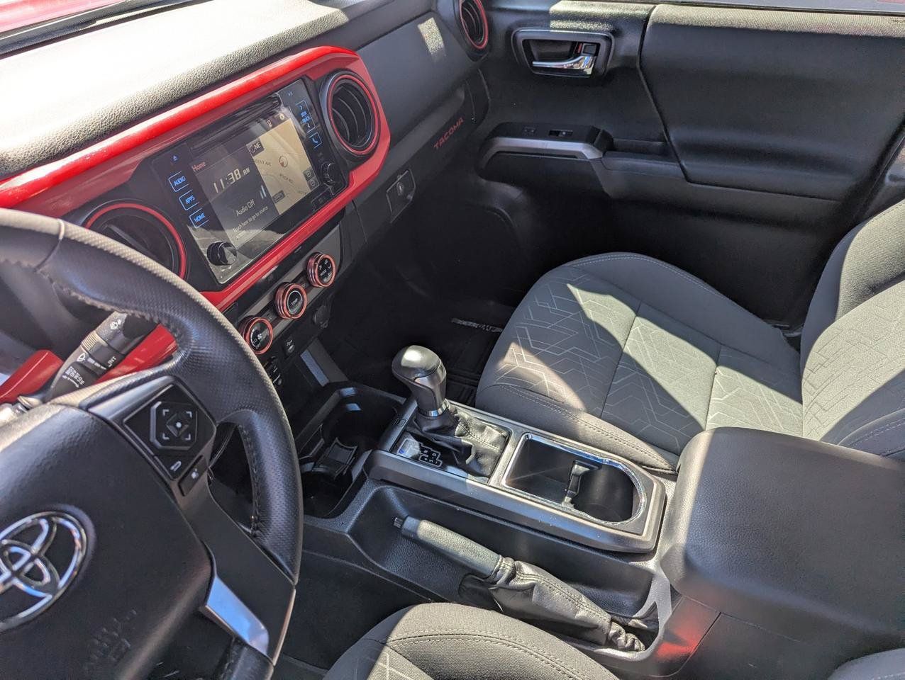 Used 2017 Toyota Tacoma TRD Off-Road w/ Tow Package (A/T) AWD/4WD image 19