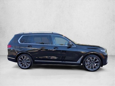 Used 2022 BMW X7 xDrive40i w/ Premium Package image 4