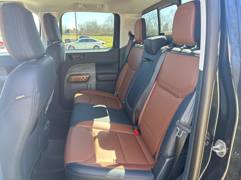 Used 2023 Ford Maverick Lariat w/ Lariat Luxury Package image 18