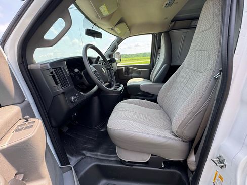 Used 2025 Chevrolet Express 2500 Extended w/ Driver Convenience Package RWD image 10