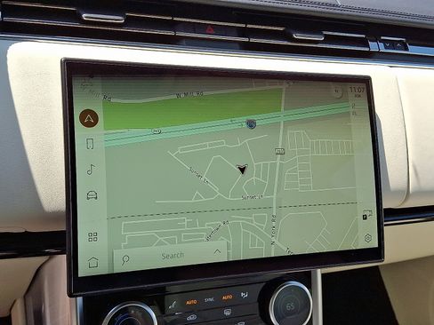 Certified 2023 Land Rover Range Rover SE image 17