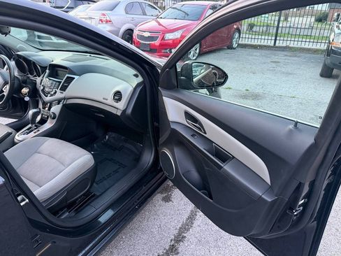Used 2014 Chevrolet Cruze LT FWD image 16