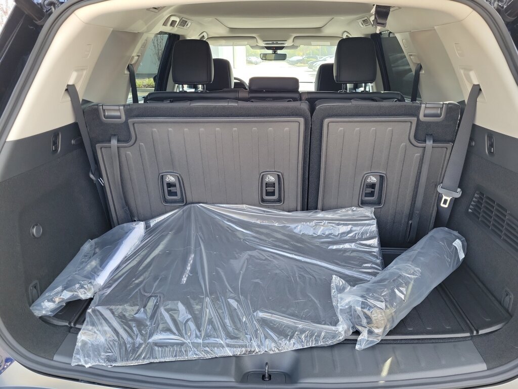 New 2026 Nissan Pathfinder Platinum FWD image 9