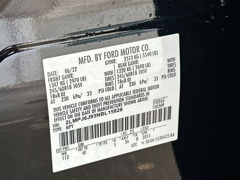 Used 2022 Lincoln Nautilus FWD w/ Premium Package image 34