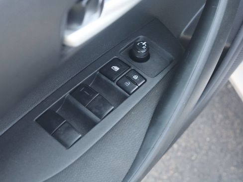 Used 2020 Toyota Corolla LE FWD image 28