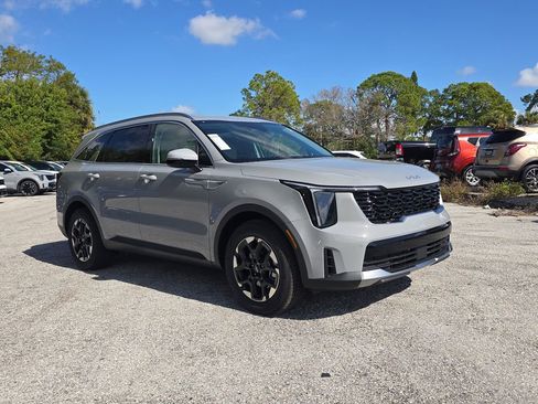 New 2026 Kia Sorento S image 2