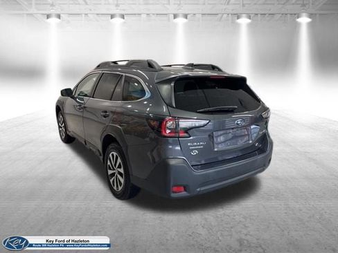 Used 2023 Subaru Outback Premium AWD/4WD image 3
