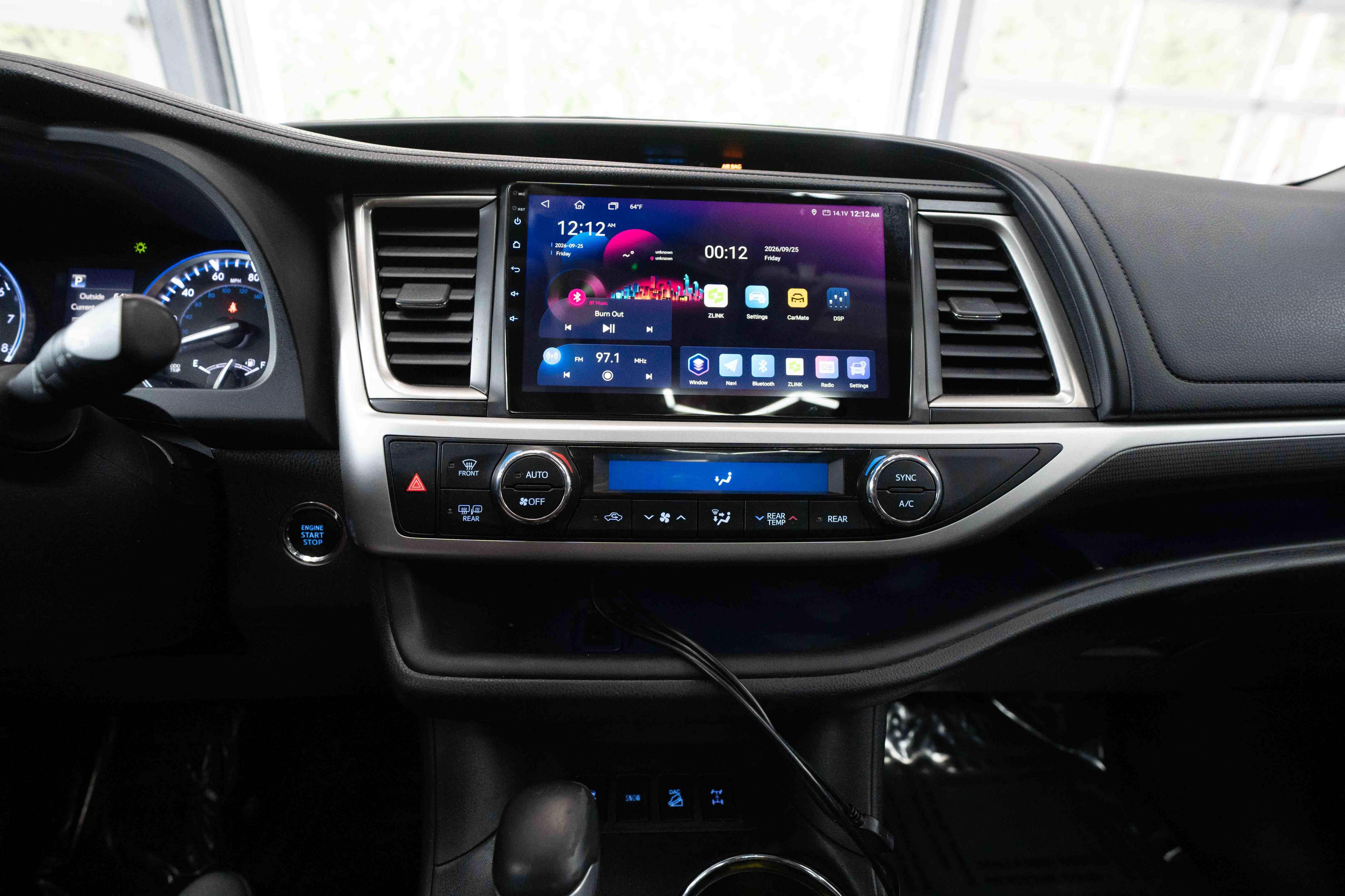 Used 2017 Toyota Highlander SE AWD/4WD image 17