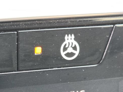 Used 2024 Nissan Pathfinder SL w/ Cargo Package AWD/4WD image 9