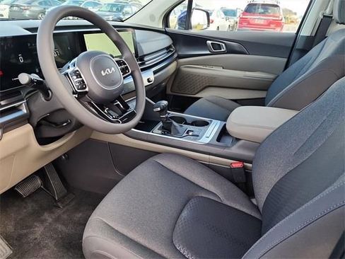 New 2026 Kia Carnival LX image 12