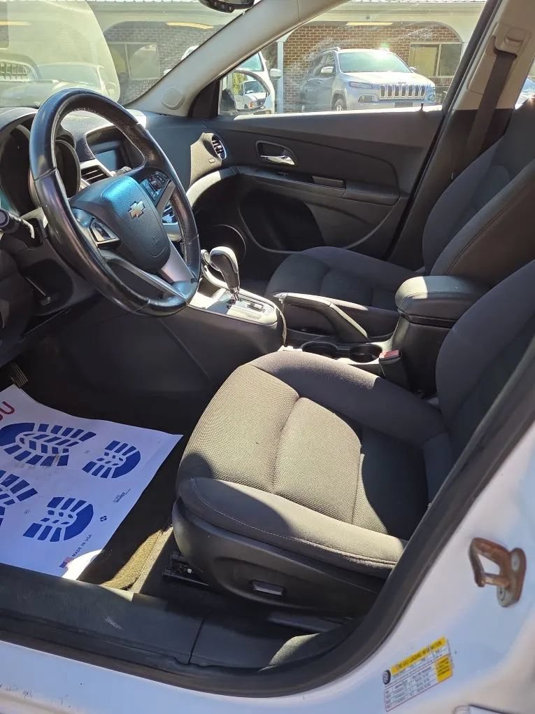 Used 2012 Chevrolet Cruze LT w/ All-Star Edition FWD image 9