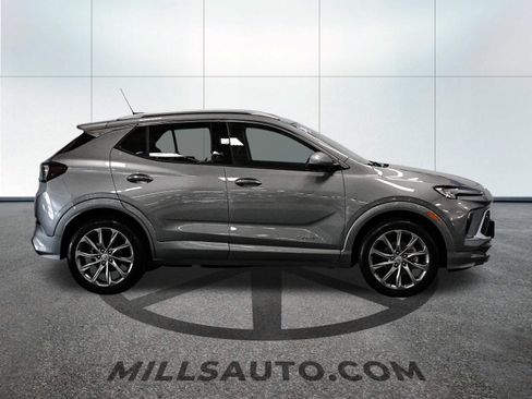 Used 2024 Buick Encore GX Avenir w/ Avenir Technology Package AWD/4WD image 10
