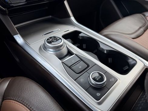 Used 2023 Ford Explorer King Ranch w/ Technology Package image 32