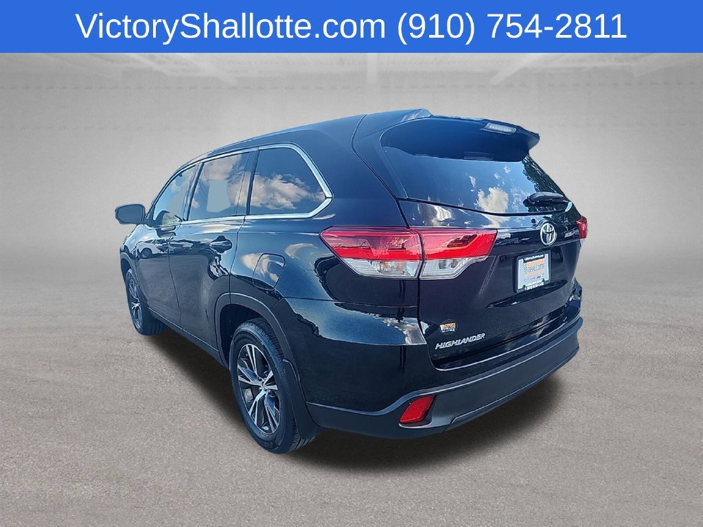 Used 2019 Toyota Highlander LE AWD/4WD image 23