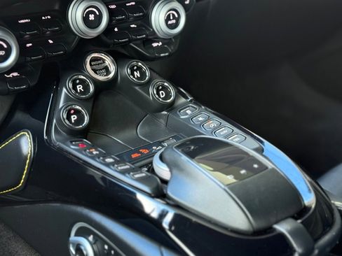 Used 2020 Aston Martin V8 Vantage Coupe RWD image 26
