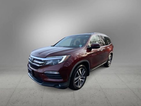 Used 2018 Honda Pilot Touring image 1