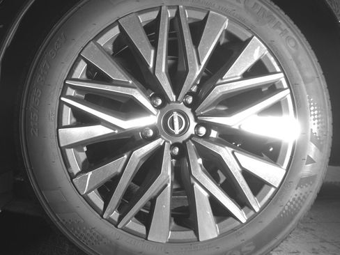 Used 2025 Nissan Altima 2.5 SV image 14