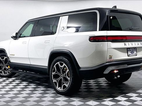 Used 2023 Rivian R1S Adventure AWD/4WD image 11