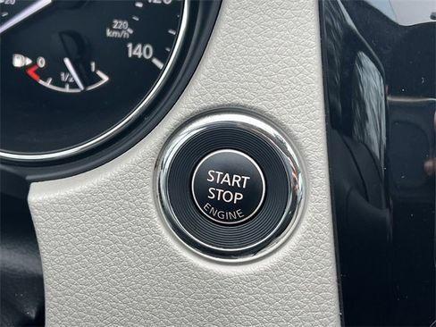 Used 2022 Nissan Rogue Sport SL image 11