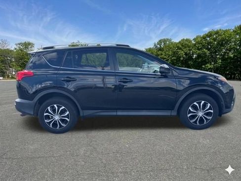 Used 2015 Toyota RAV4 LE AWD/4WD image 7