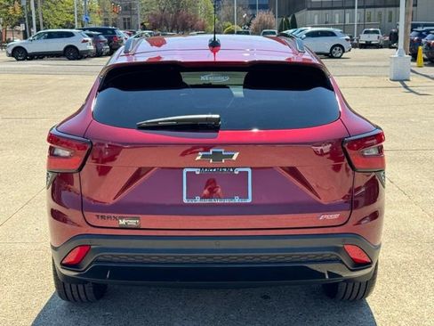 Used 2025 Chevrolet Trax RS w/ Driver Confidence Package FWD image 4