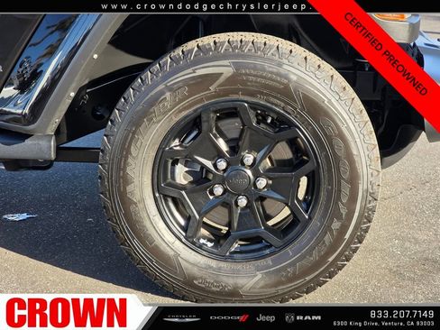 Certified 2021 Jeep Gladiator Willys image 9