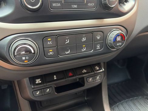 Used 2017 Chevrolet Colorado Z71 AWD/4WD image 15