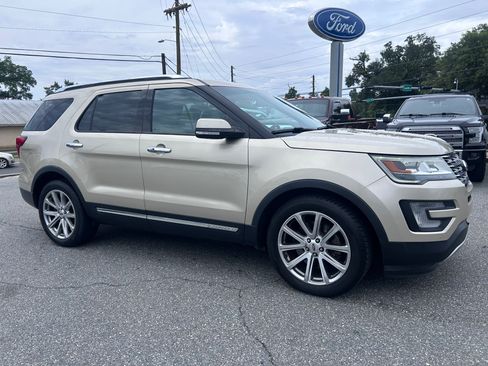 Used 2017 Ford Explorer Limited FWD image 1