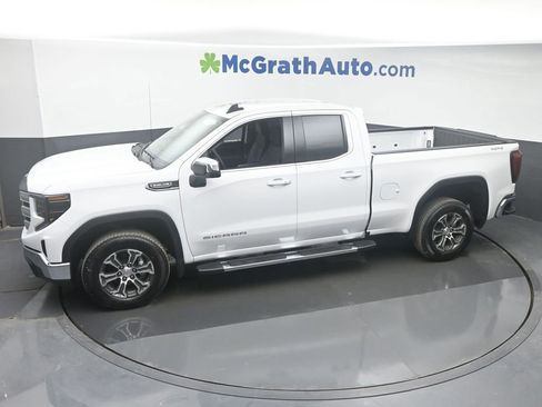 New 2025 GMC Sierra 1500 SLE w/ Preferred Package image 16