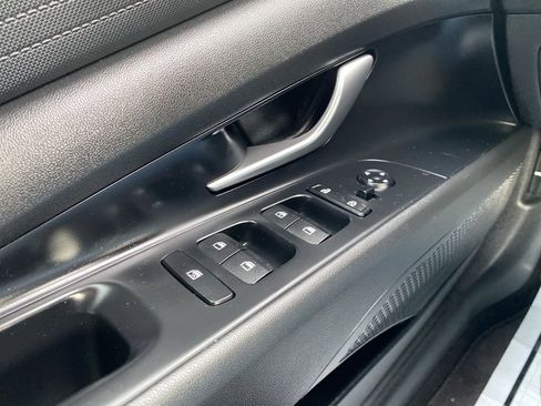 Certified 2023 Hyundai Elantra SEL image 24