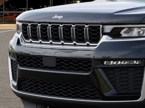 New 2026 Jeep Grand Cherokee Limited AWD/4WD image 11