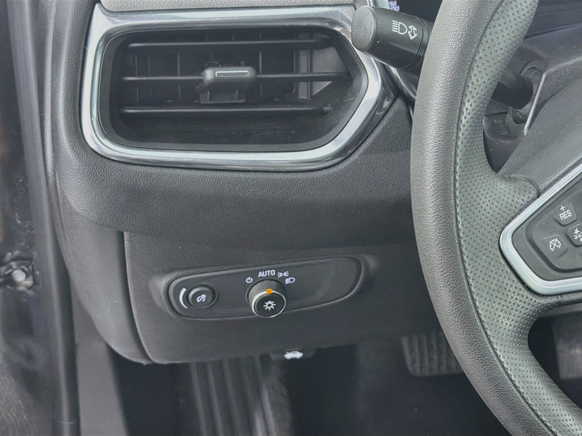Used 2023 Chevrolet Equinox LS w/ LS Convenience Package FWD image 17